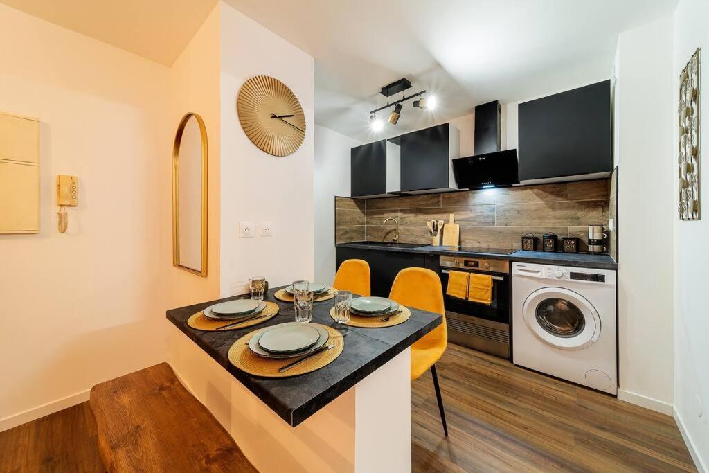 Ferienwohnung Le Cocon Retro-Chic A La Capitale Saint-Denis Exterior foto